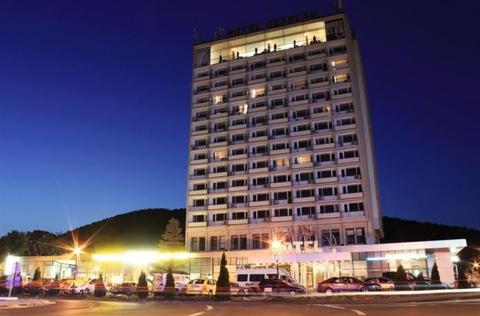 Grand Hotel Ceahlau Piatra Neamţ Exteriör bild